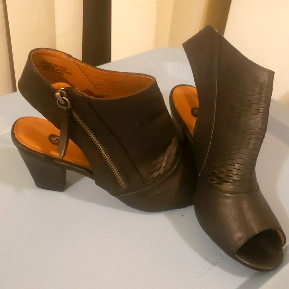 Chic Black Open Toe & Slingback Heeled Sandals By DRESSBARN EUC